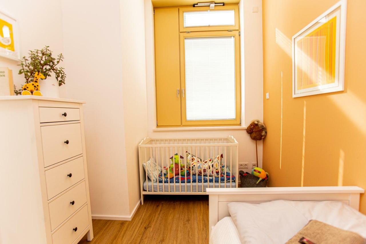 Eckhof Domizil - Grosszuegige Ferienwohnung Mit Kleinem Garten In Der Altstadt Von Gotha Bagian luar foto